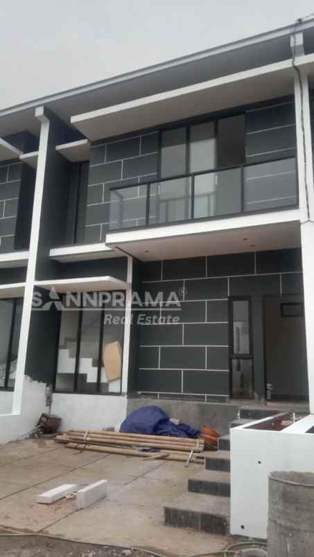 rumah 2 lt last unit murah strategis serpong