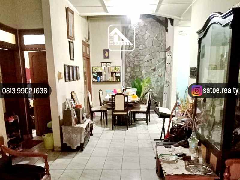 rumah asri 2 lantai di jl tebet timur dalam tebet