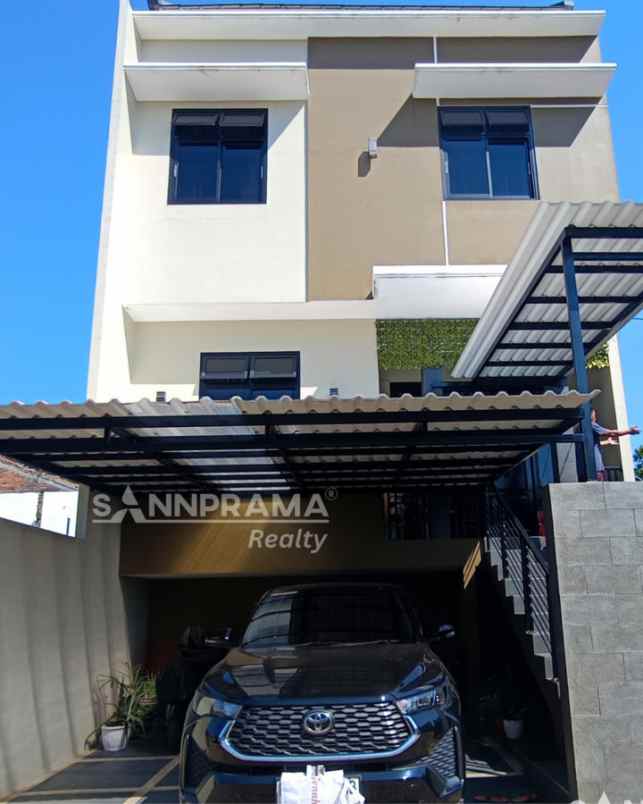 rumah baru 2 lantai di kavling ui beji depok ricrin