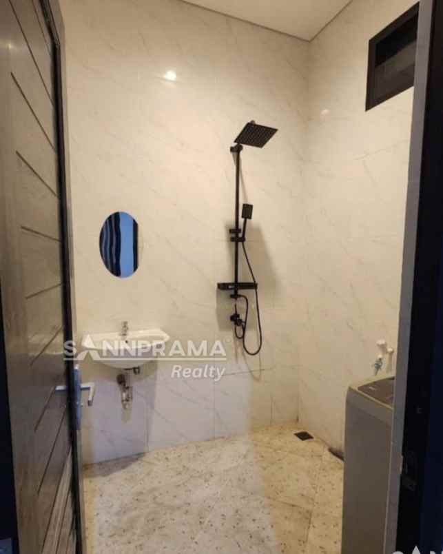 rumah baru 2 lantai di kavling ui beji depok ricrin