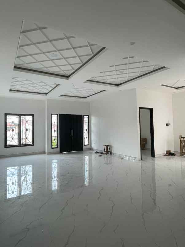 rumah baru manyar kertoadi surabaya timur lt 200m2