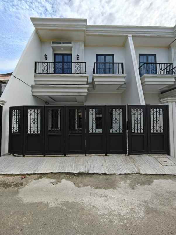 rumah baru modern classic siap huni di duren sawit