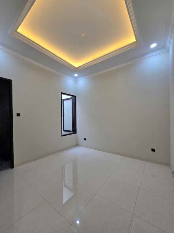 rumah baru modern classic siap huni di duren sawit