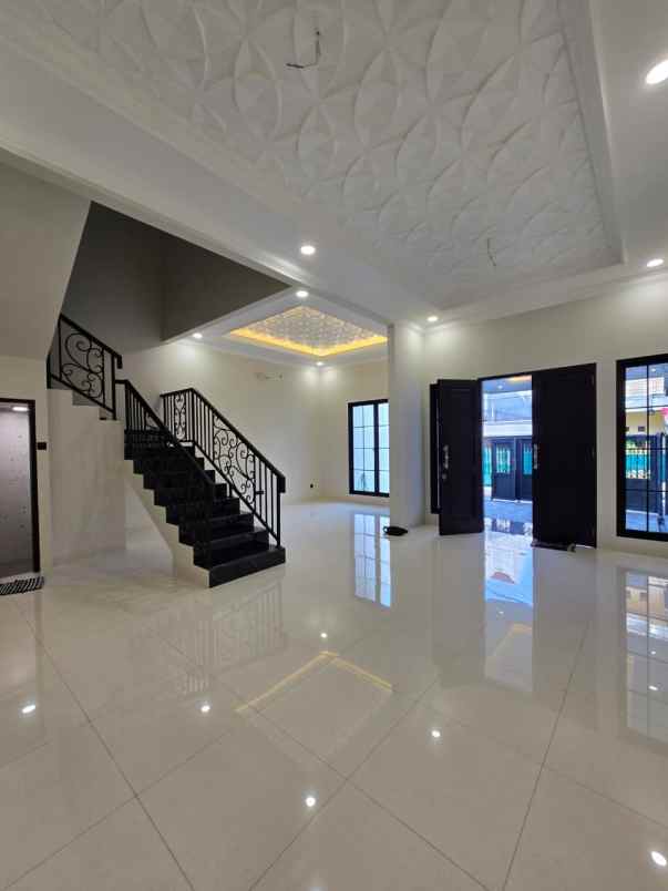 rumah baru modern classic siap huni di duren sawit