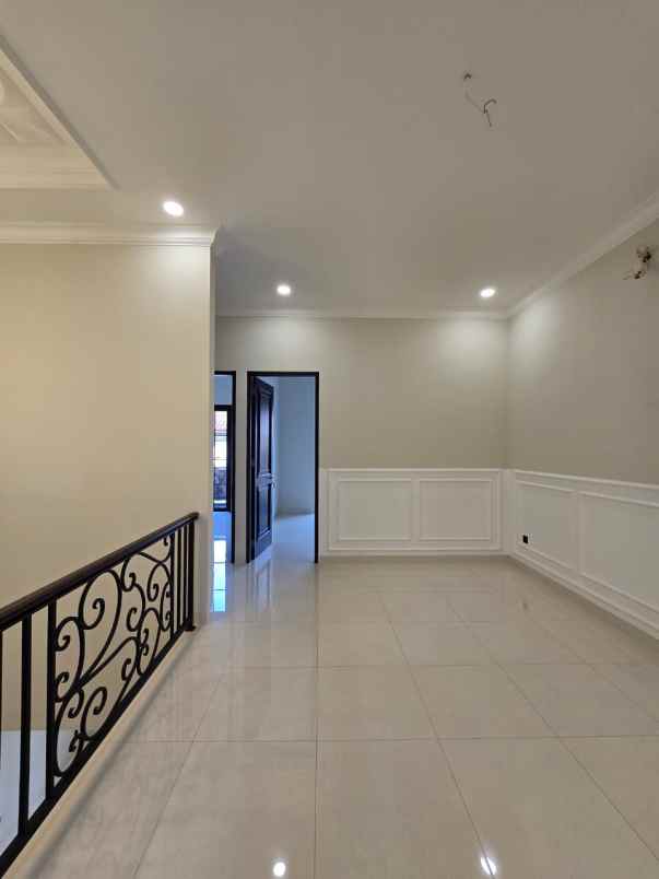 rumah baru modern classic siap huni di duren sawit