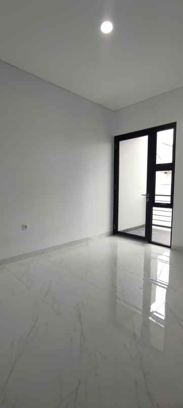 rumah baru selesai renovasi bintaro