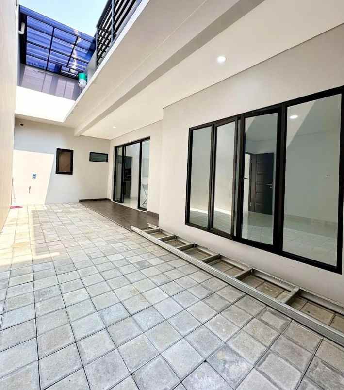 rumah baru selesai renovasi bintaro