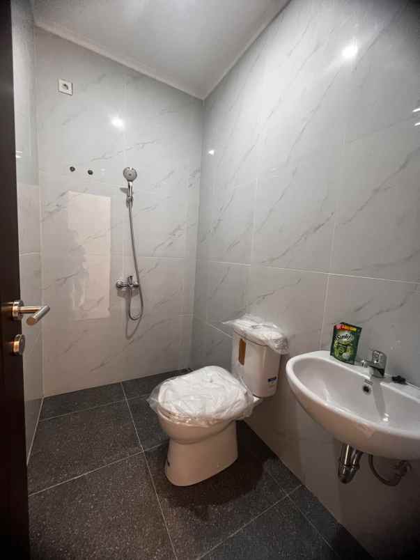 rumah brand new bintaro