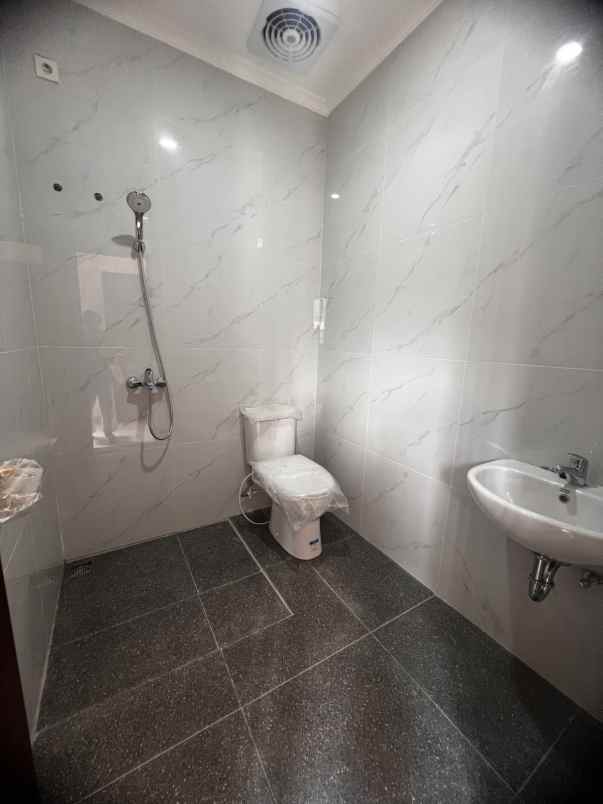 rumah brand new bintaro