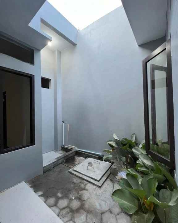 rumah cantik dalam mini cluster di utara maguwoharjo