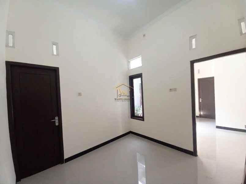 rumah cantik dalam mini cluster di utara maguwoharjo