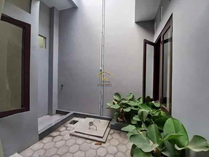 rumah cantik dalam mini cluster di utara maguwoharjo