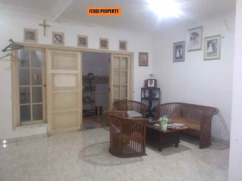 rumah dalam cluster perumahan raffles hills cibubur