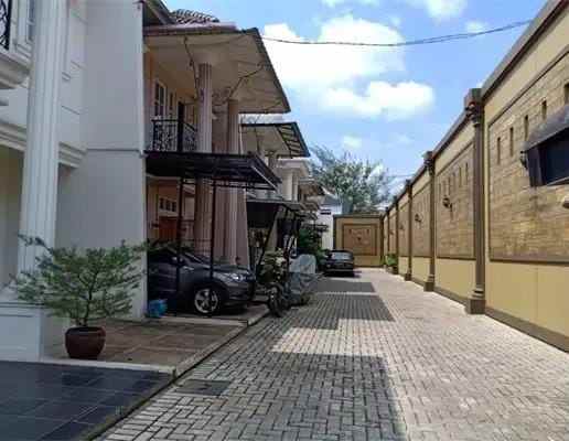 rumah dalam town house di pondok kelapa jakarta timur