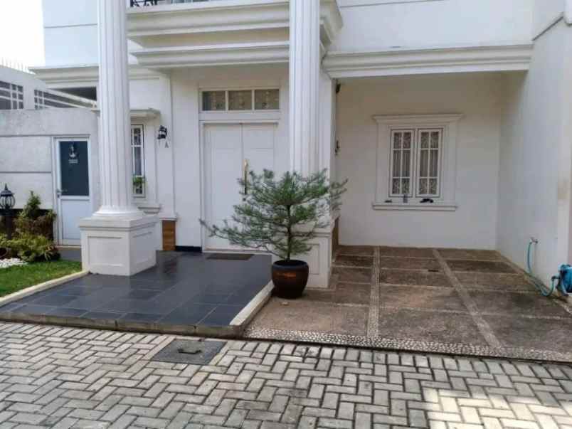 rumah dalam town house di pondok kelapa jakarta timur