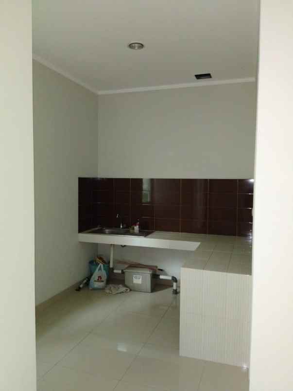 rumah dekat mall di cluster bluebell summarecon bekasi