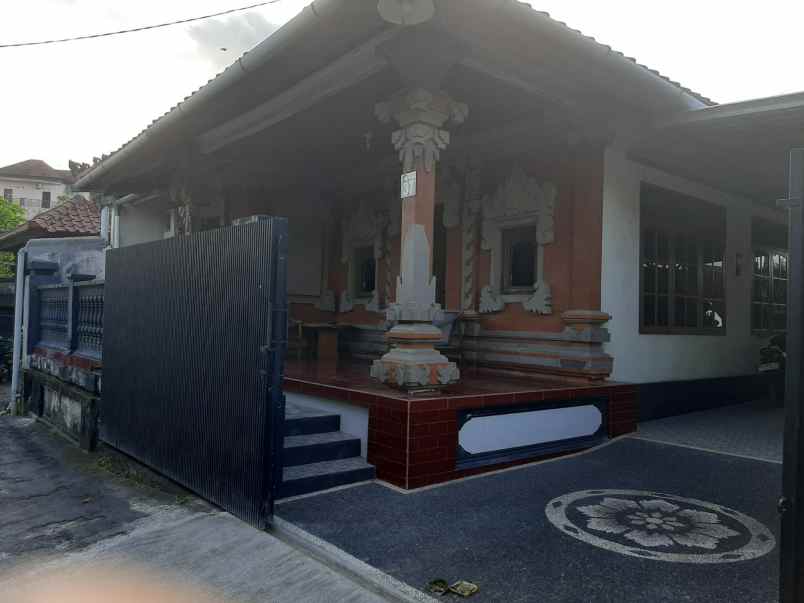rumah denpasar utara terawat siap huni