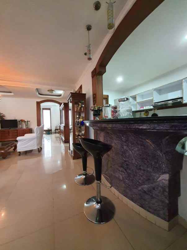 rumah di jalan mandar utama bintaro