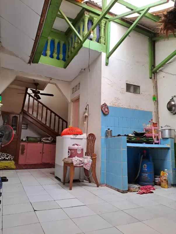 rumah dijual area poin mas 15 menit stasiun depok baru