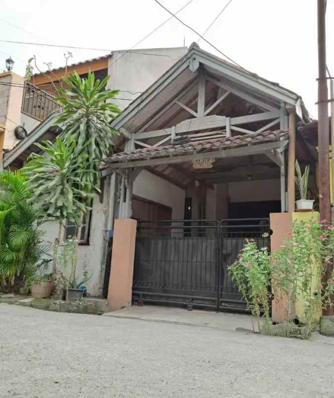 rumah dijual area poin mas 15 menit stasiun depok baru