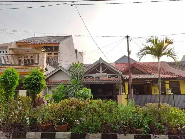 rumah dijual area poin mas 15 menit stasiun depok baru