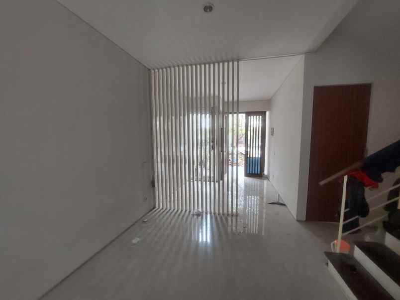 rumah dijual citraland utara green hill surabaya