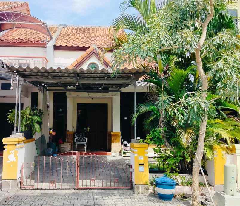 rumah disewakan taman gapura citraland surabaya barat