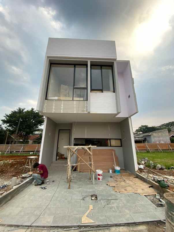 rumah dua lantai dekat mall dan pintu tol pondok cabe