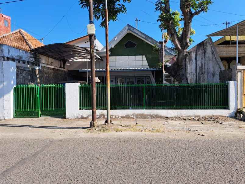 rumah hitung tanah pusat kota pucang anom timur