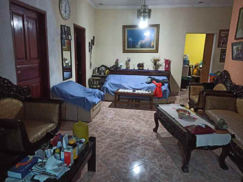 rumah hoek di pondok pekayon indah bekasi selatan