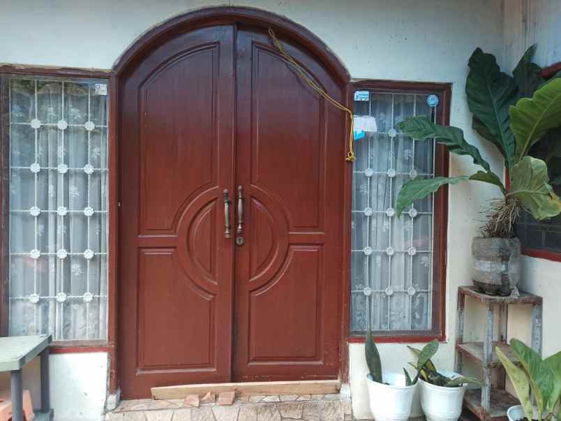 rumah hoek di pondok pekayon indah bekasi selatan