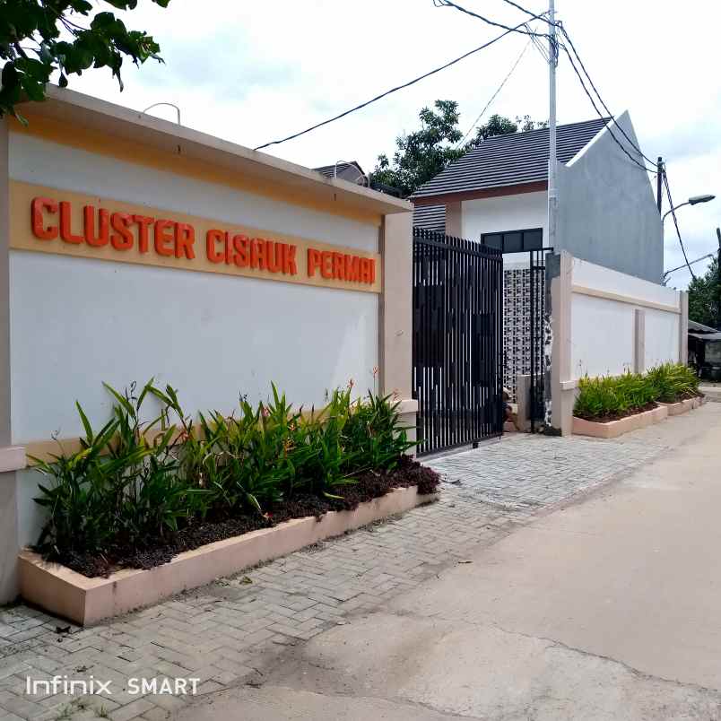 rumah jl kp cileutik cisauk kec