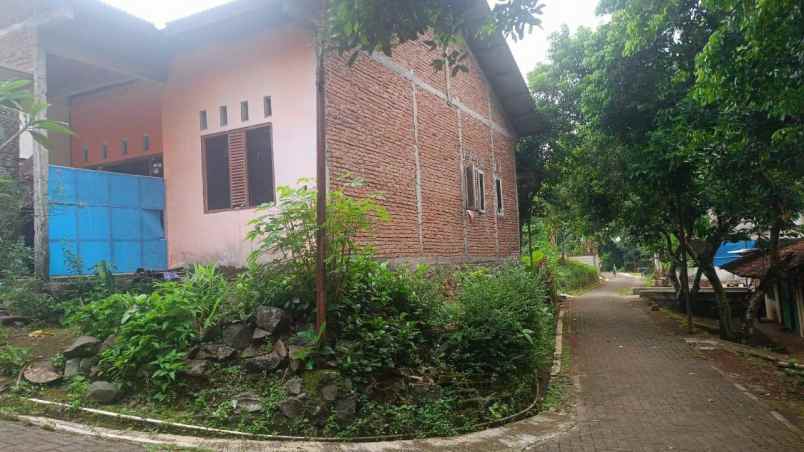 rumah kampung murah siap huni di pakintelan gunungpati