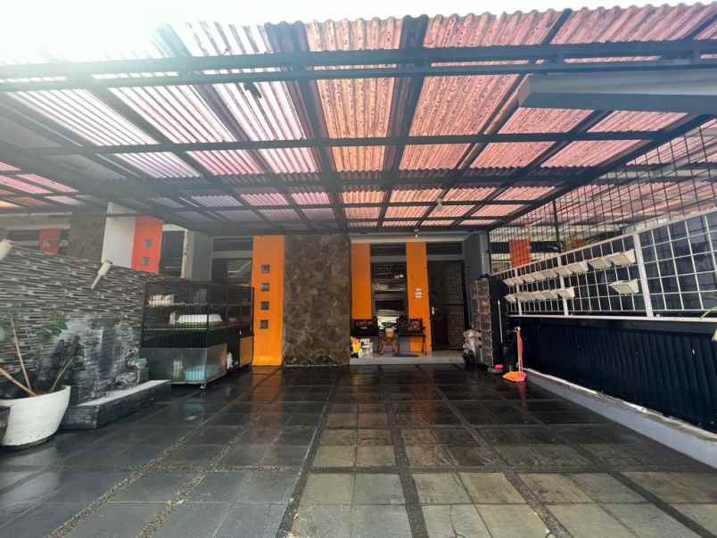 rumah komplek cihanjuang row jalan besar siap huni