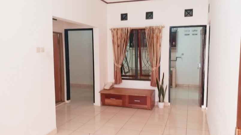 rumah komplek sariwangi 10 menit polban siap huni