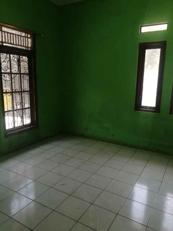 rumah kontrakan 3 pintu