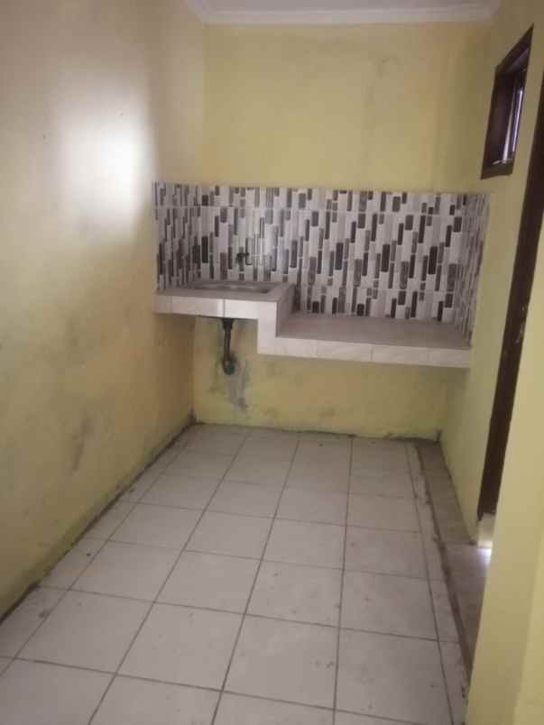 rumah kontrakan 3 pintu