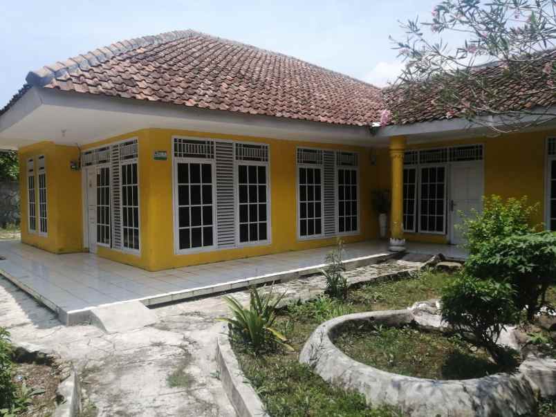 rumah kontrakan 3 pintu