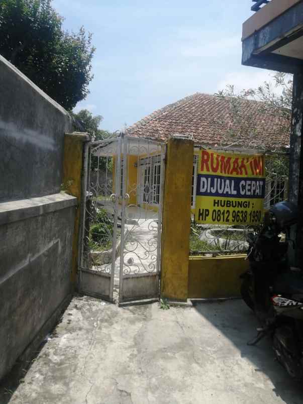 rumah kontrakan 3 pintu