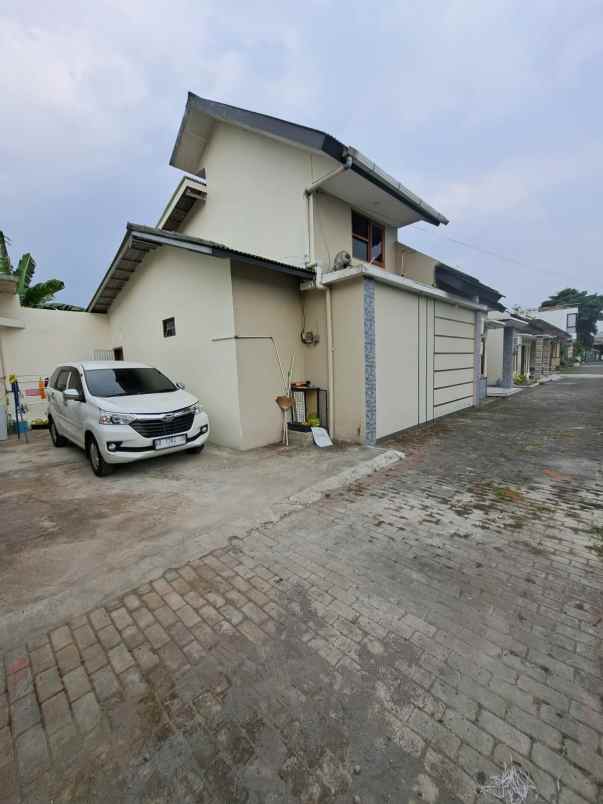 rumah luas full furnished lokasi strategis di ngaglik