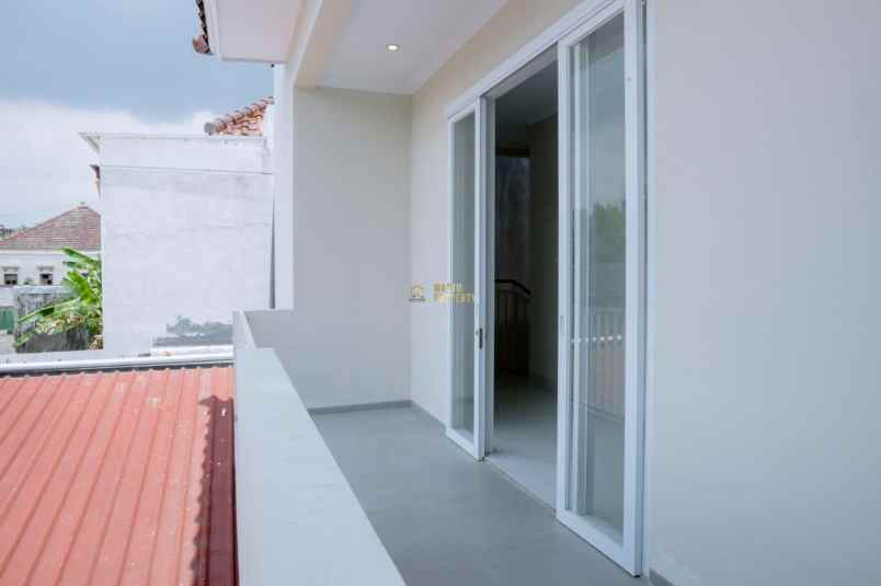 rumah mewah 2 lantai 5 menit dari sleman city hall