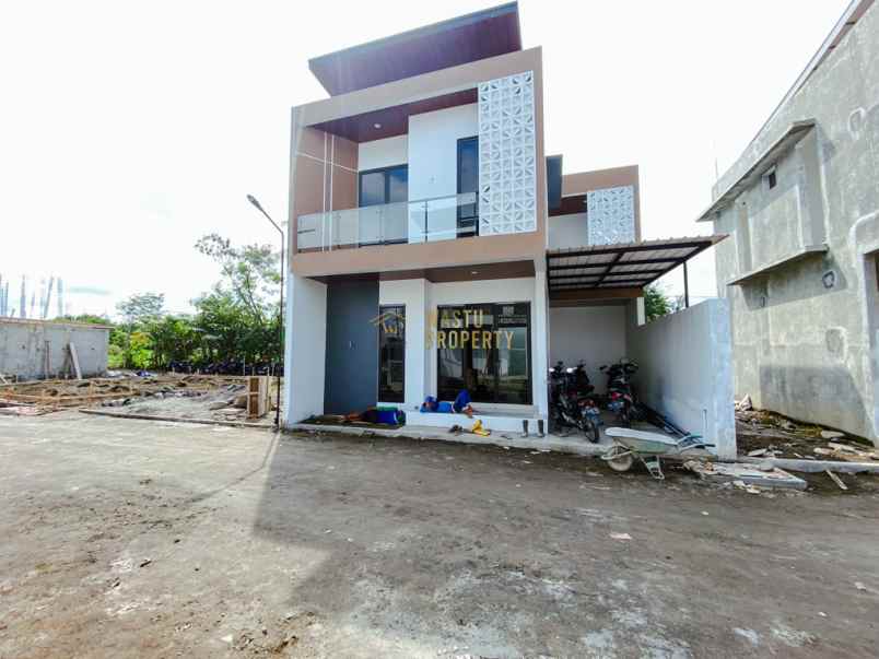 rumah mewah 2 lantai di ngaglik dekat kampus uii jakal