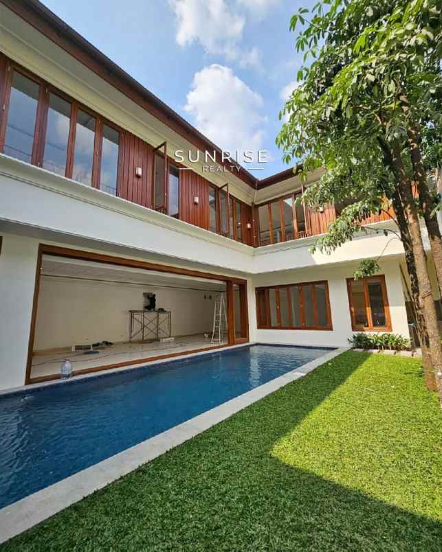 rumah mewah brand new di kemang dalam jakarta selatan