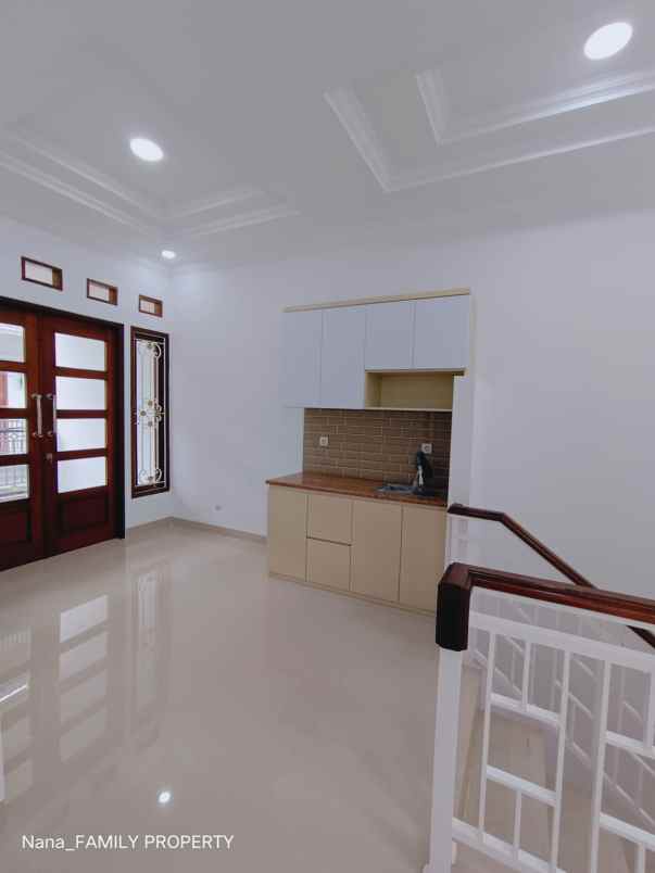 rumah mewah classic dalam town house di larangan