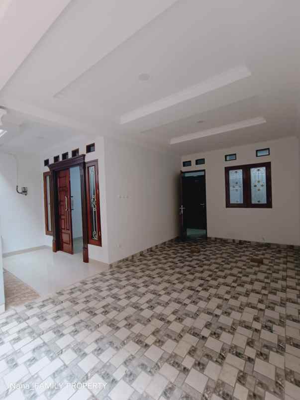 rumah mewah classic dalam town house di larangan