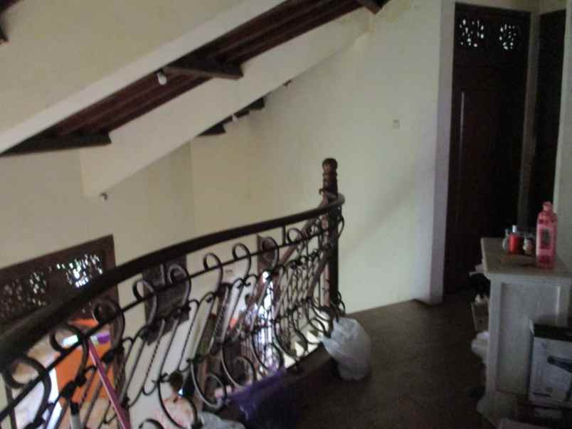 rumah mewah dekat kampus ugm