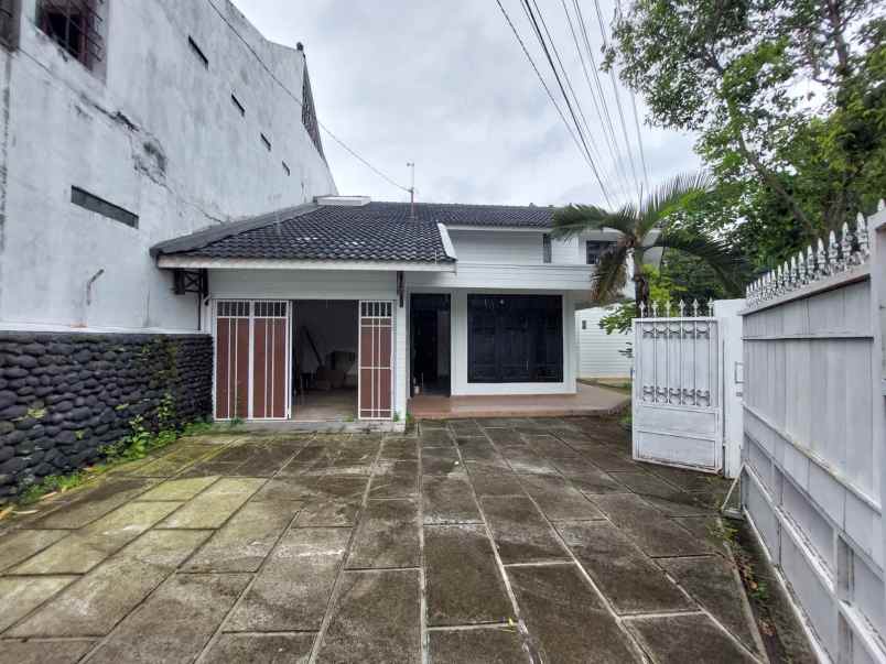 rumah mewah di pusat kota dekat malioboro