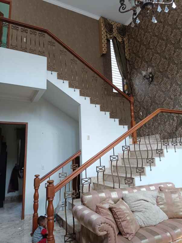 rumah mewah full marmer di pondok kelapa jaktim