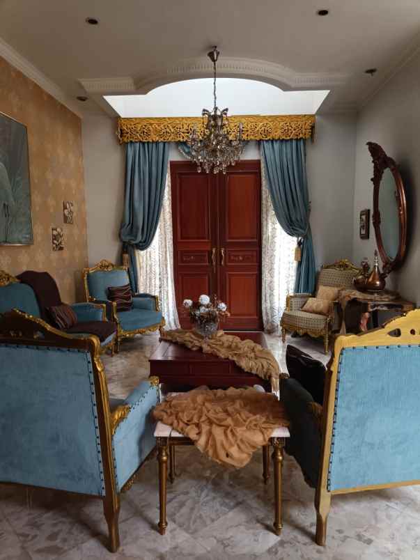 rumah mewah full marmer di pondok kelapa jaktim
