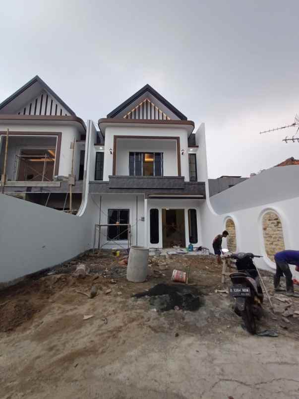 rumah mewah jagakarsa jakarta selatan siap huni